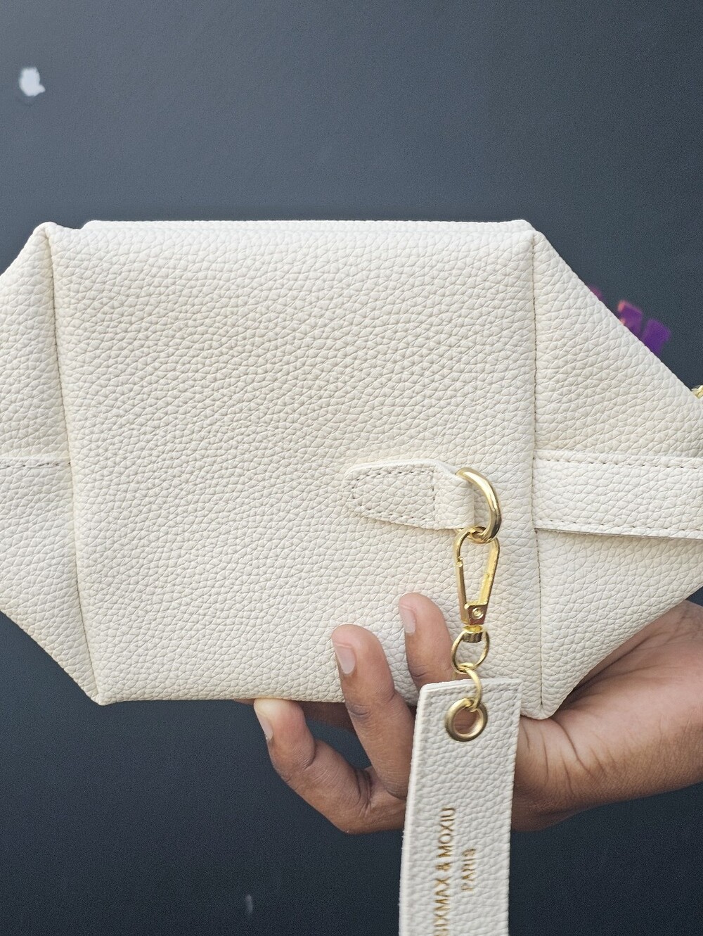 Sixmax & Moxiu cream leather